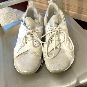 Puma leisure sneakers size 9